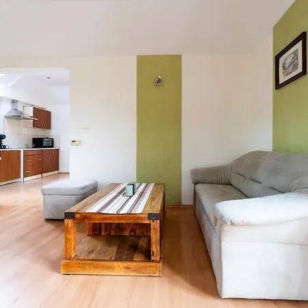 Apartment Apartament Hill Z Balkonem I Widokiem Na Karkonosze - Space Apart